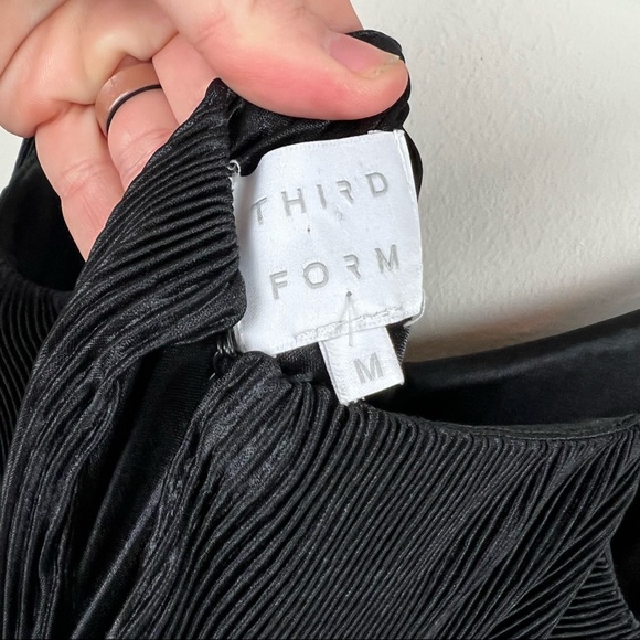 Third Form Pawa Pleated Jumpsuit in Black Size Medium - Picture 7 of 9